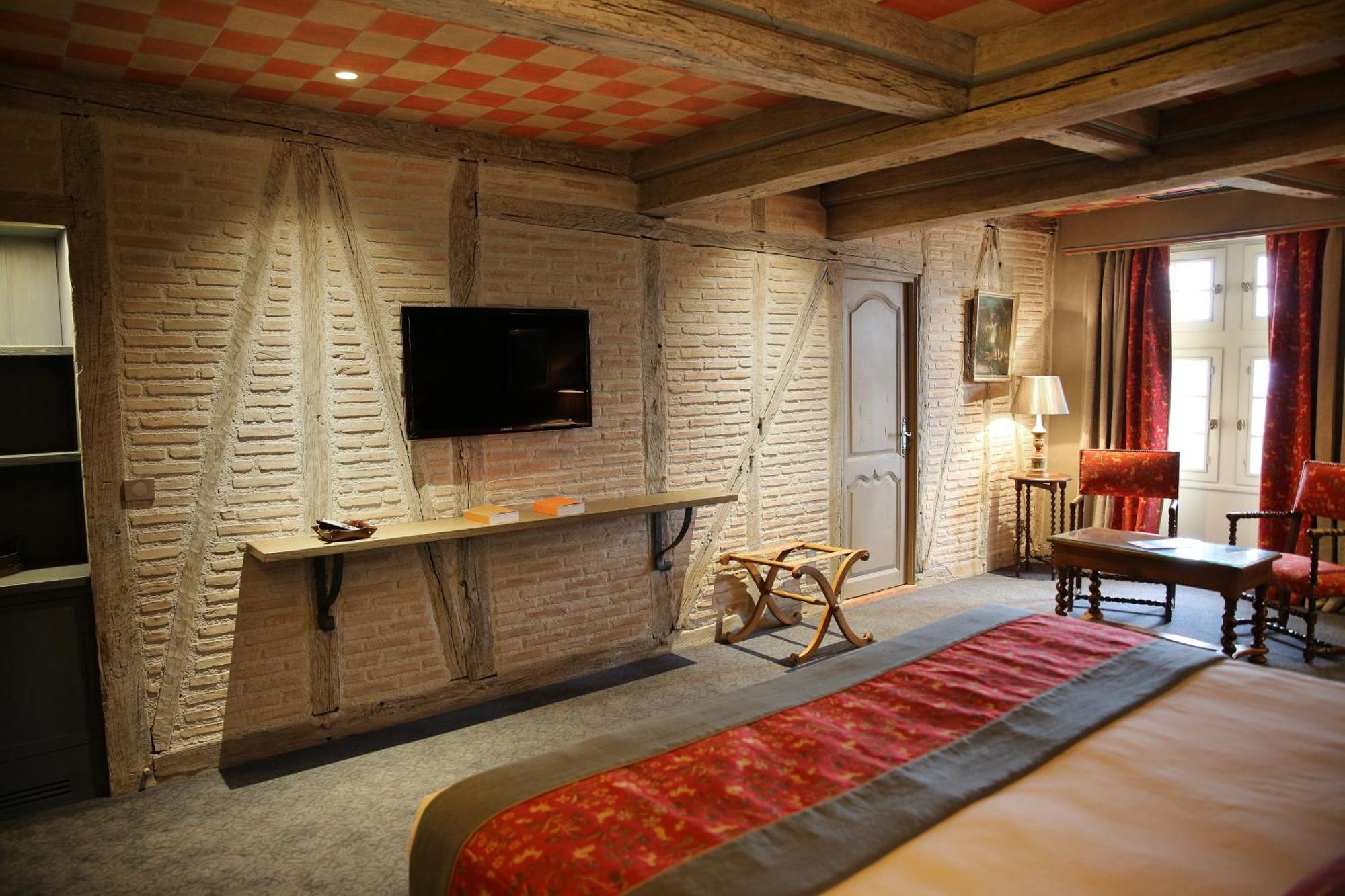 Hotel Chateau De 4*